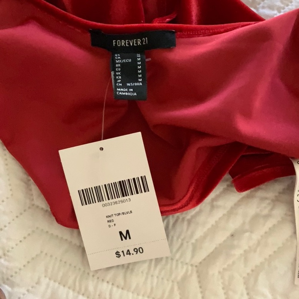 Red Velvet crop top - Picture 3 of 4